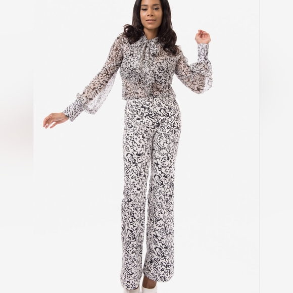 NWT - 3 Piece White & Black Pant suit, including matching Shirt. - Picture 4 of 4